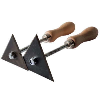 Triangular Scraper For Rabbits German Triangular Scraper with Lock-nut pigeons.co.uk