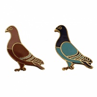 Badge - 22mm Enamelled Standing Pigeon Badge